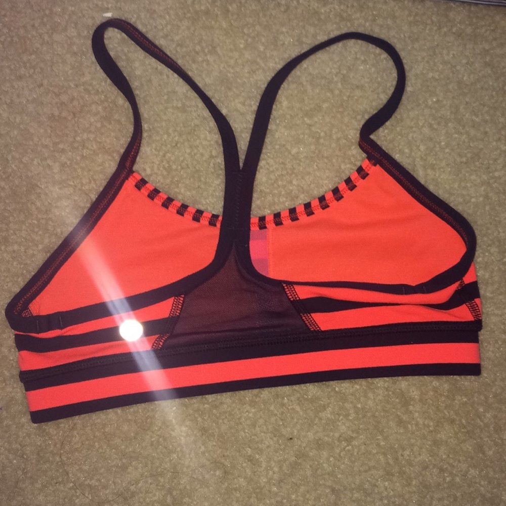 Lululemon sports bra - Picture 2 of 2